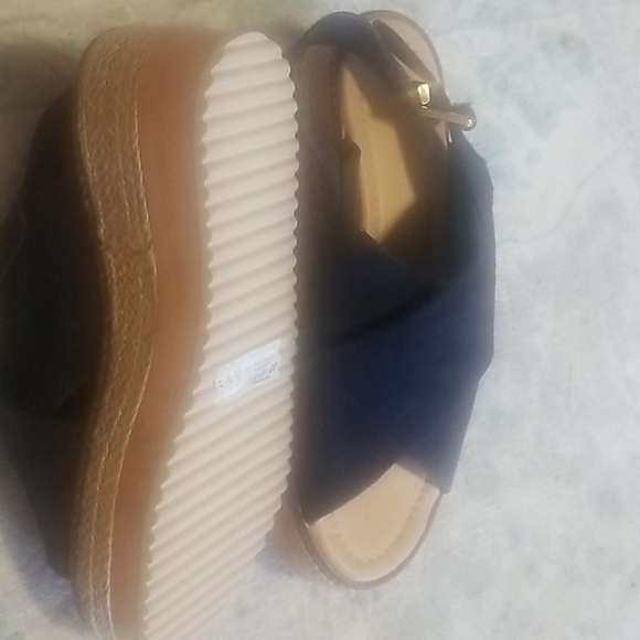 Shoes - Picture 2 of 6